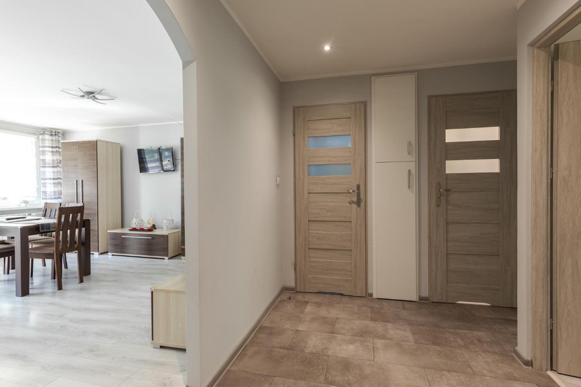 Apartament Przy Termach Cieplickich Julcia イェレニャ・グーラ エクステリア 写真
