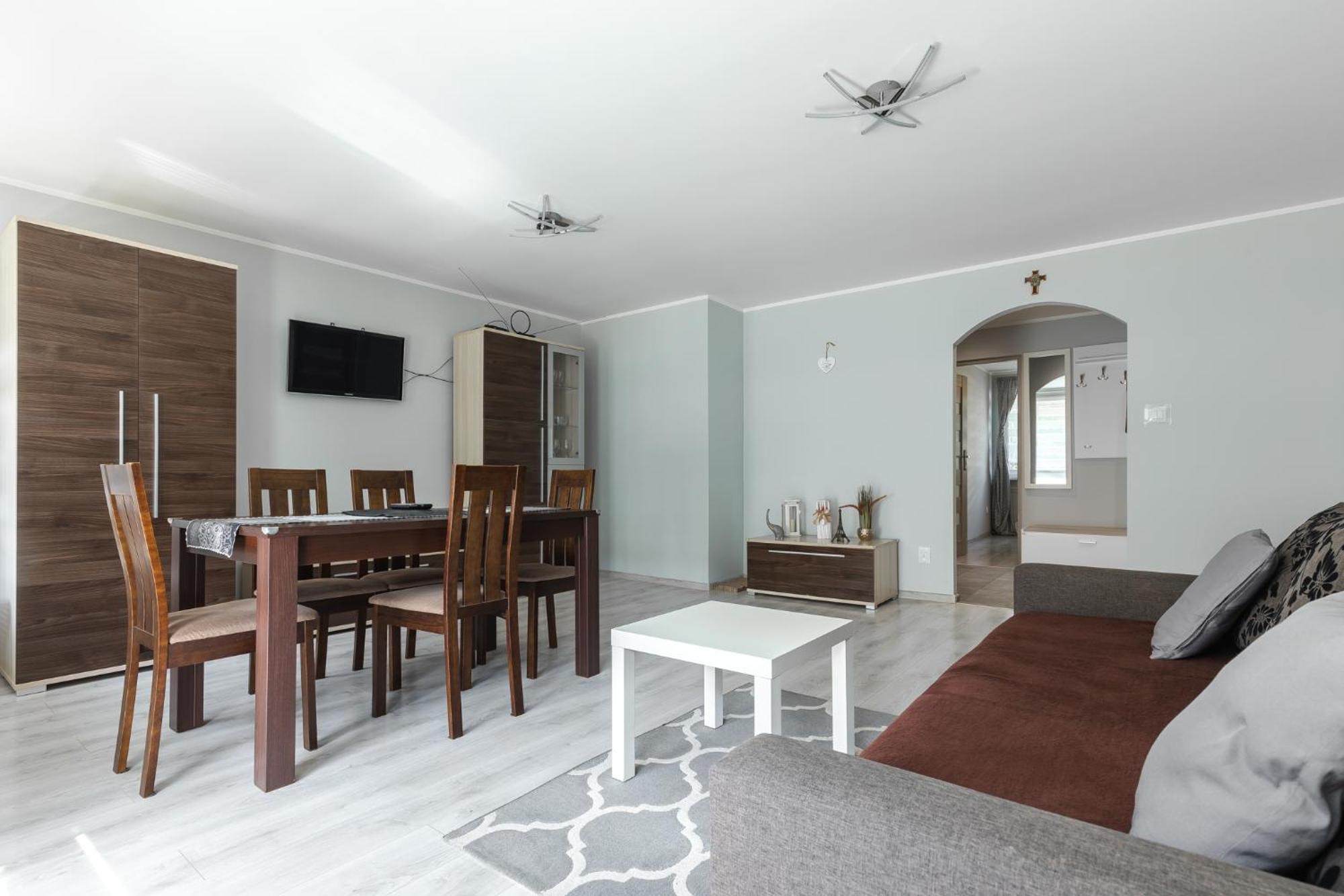 Apartament Przy Termach Cieplickich Julcia イェレニャ・グーラ エクステリア 写真
