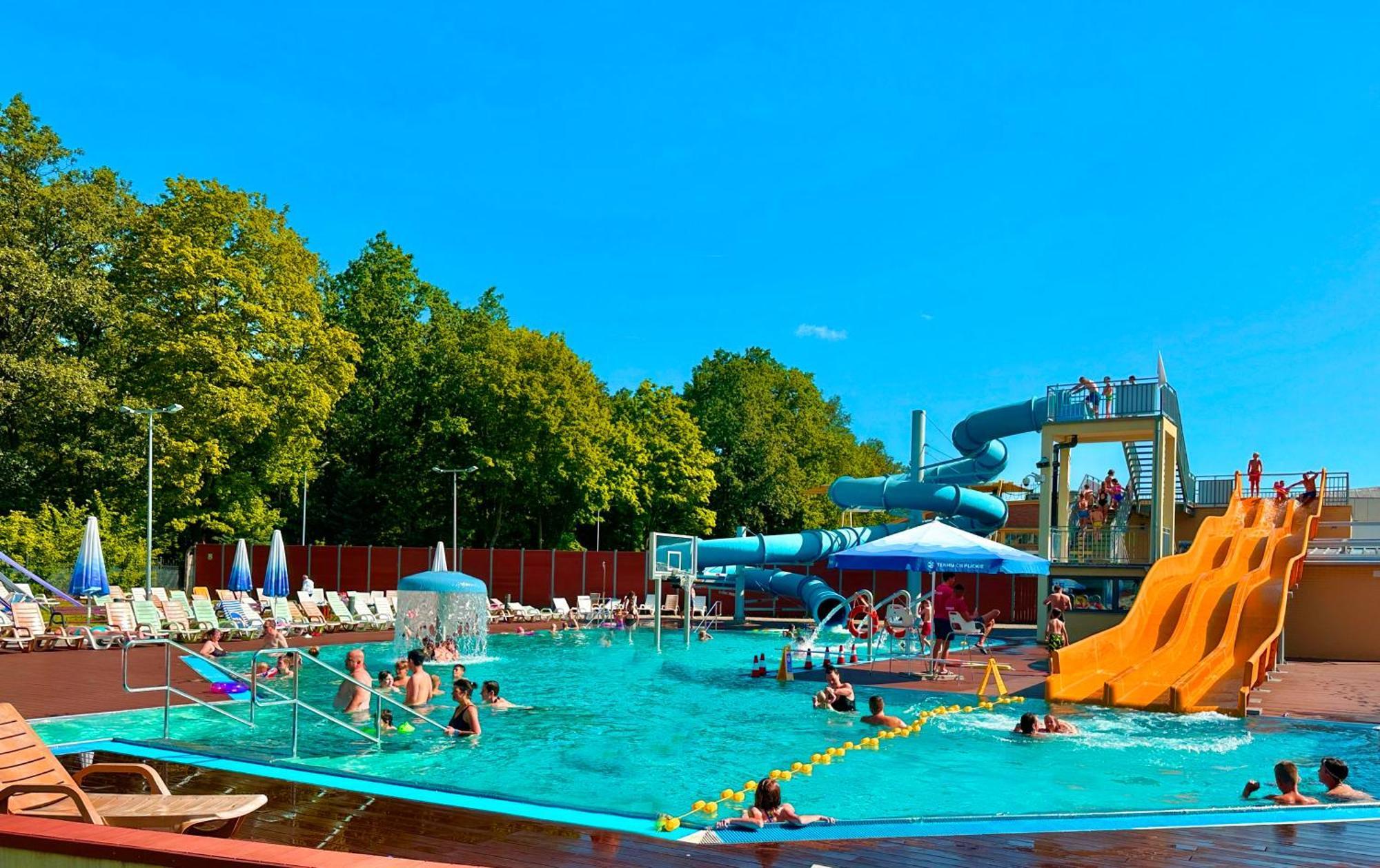 Apartament Przy Termach Cieplickich Julcia イェレニャ・グーラ エクステリア 写真